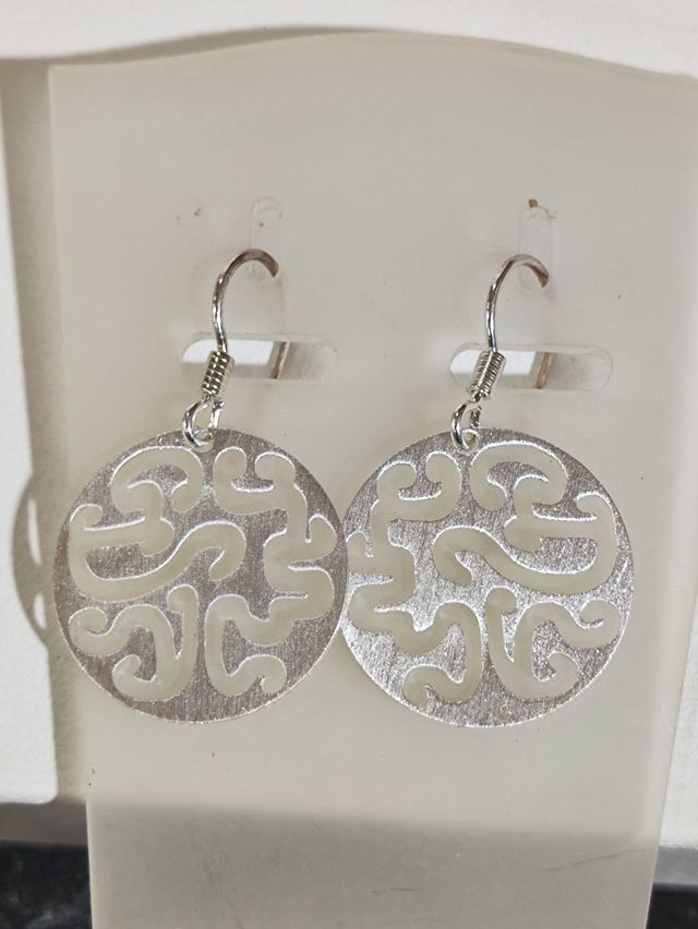 Pendientes de plata con diseño calado