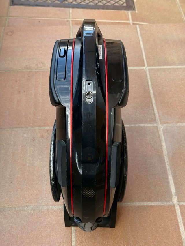 Monociclo eléctrico INMOTION V8F + funda + 2 carga