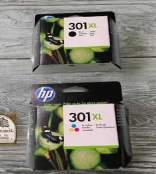 Confezione da 2 cartucce HP 301XL nere e a colori