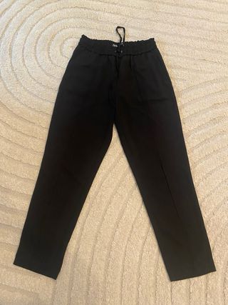 tres pantalones de Zara y H&M