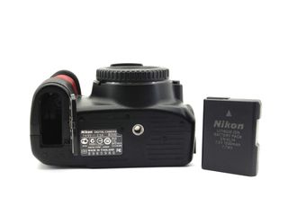 E1796859-0	Camara Digital Reflex Nikon D3100