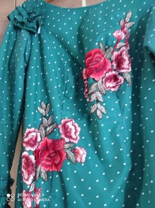 Traje Flamenca Verde con Flores Rojas Talla 44