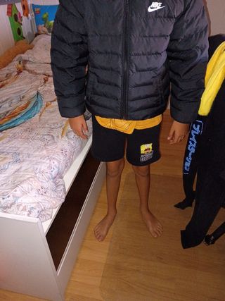 Plumas Nike Niño Negro. Talla: 12años