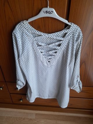 Blusa estampada azul y blanco