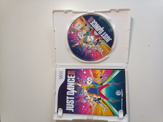 Confezione da 10 videogiochi con accessori per Wii min