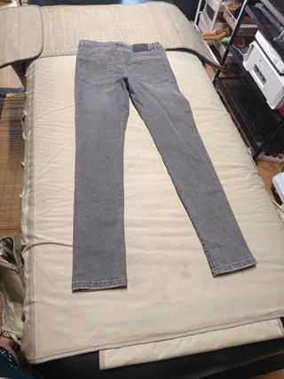 Pantalón niño tejano Zara
Talla 11/12