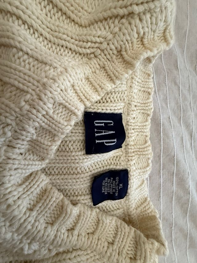 Jersey de punto beige con raya negra