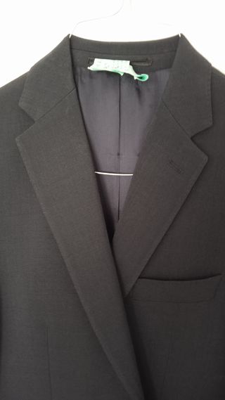 Traje de boda azul oscuro