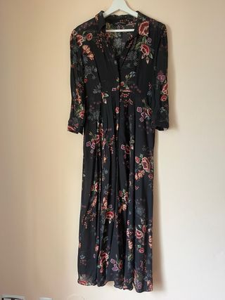 Vestido largo floral Zara