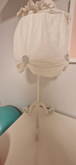 Lámpara de mesa IKEA blanca