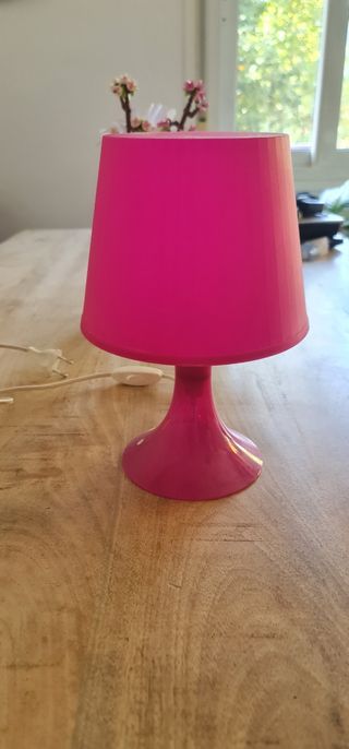 Lámpara rosa Ikea