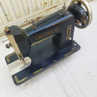 Máquina de coser Wertheim antigua