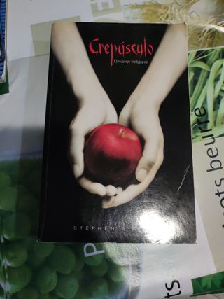 Crepúsculo (Saga Crepúsculo 1) (Spanish Edition)