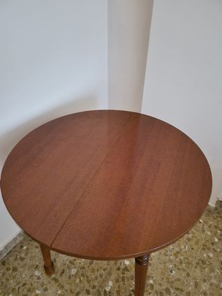 Mesa de salón de madera extensible 