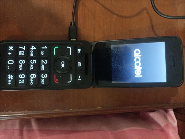 Teléfono Móvil Alcatel con Teclas