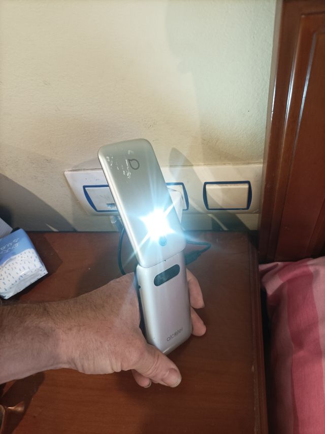 Teléfono Móvil Alcatel con Teclas