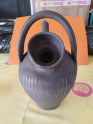 Botijo de cerámica carbón.