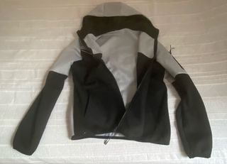 Chaqueta Nike Gris y Negra