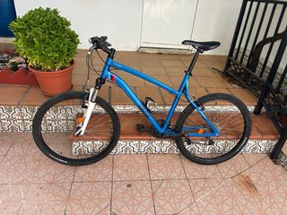 Bicicleta Decathlon personalizada BMW Azul 26”