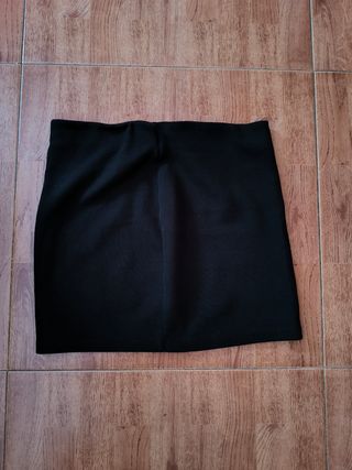 Falda tubo negra corta