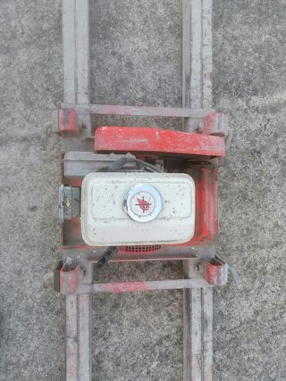 Regla vibratòria VibraFER con motor Honda