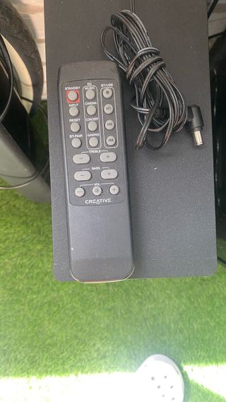 Subwoofer y Barra de Sonido Creative para TV