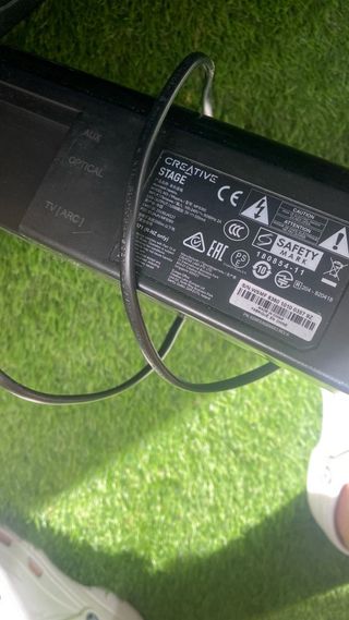 Subwoofer y Barra de Sonido Creative para TV
