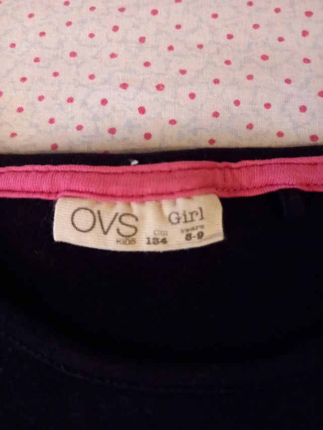 Maglia nera bambina OVS con stelle