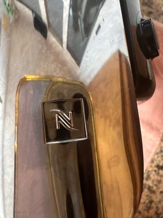 Cafetera Nespresso Negra