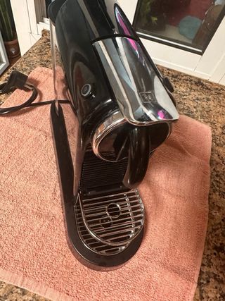 Cafetera Nespresso Negra