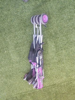 Silla de paseo ligera morada