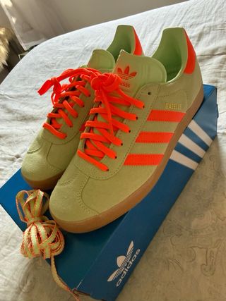 Zapatillas Adidas Gazelle Verde y Naranja
