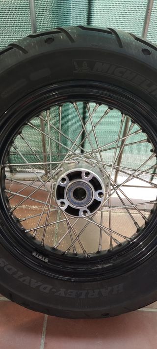 Llantas Harley Davidson delantera y trasera