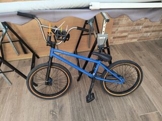 Bicicleta BMX azul