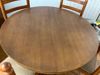 Mesa de comedor extensible  redonda y 4 sillas
