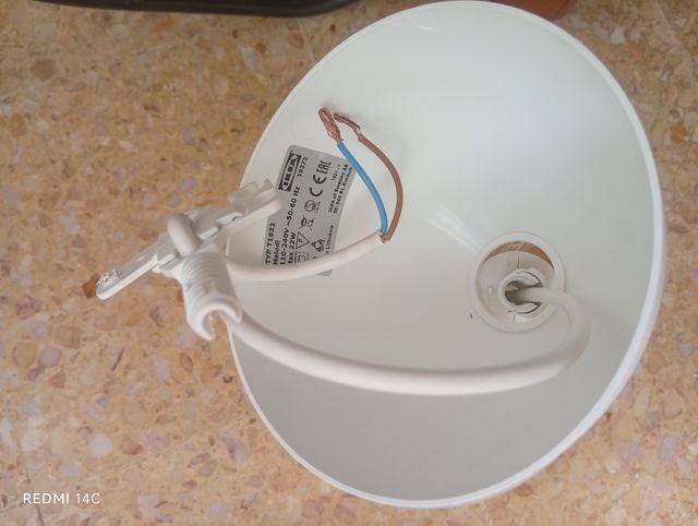 Pack x2 (1 Lámpara de Techo Metálica y  de Plástic