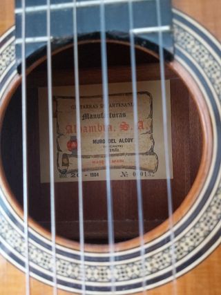 Guitarra española Alhambra 2C (1984)