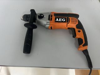 Potente Taladro Percutor AEG SB2E 1100W