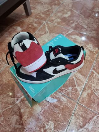 Nike SB Zapatillas Negras y Rojo de T JD.