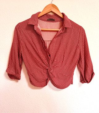 Blusa estampada manga corta con nudo