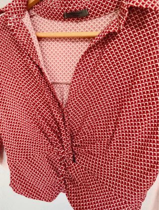 Blusa estampada manga corta con nudo