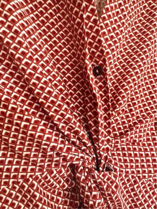 Blusa estampada manga corta con nudo