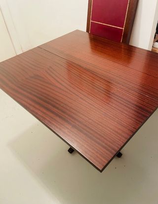 Tavolo da gioco elevabile vintage in legno. 