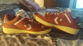 Zapatillas Converse Weapon color teja originales.