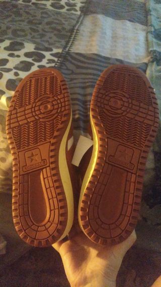 Zapatillas Converse Weapon color teja originales.
