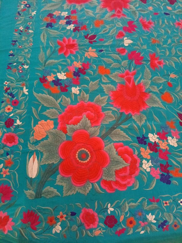 Mantón de Manila Turquesa Bordado Flores