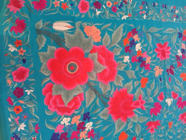 Mantón de Manila Turquesa Bordado Flores