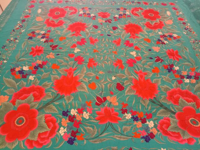 Mantón de Manila Turquesa Bordado Flores