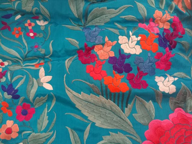 Mantón de Manila Turquesa Bordado Flores