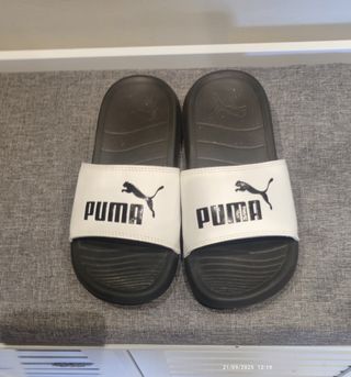 Chanclas Puma Blancas y Negras